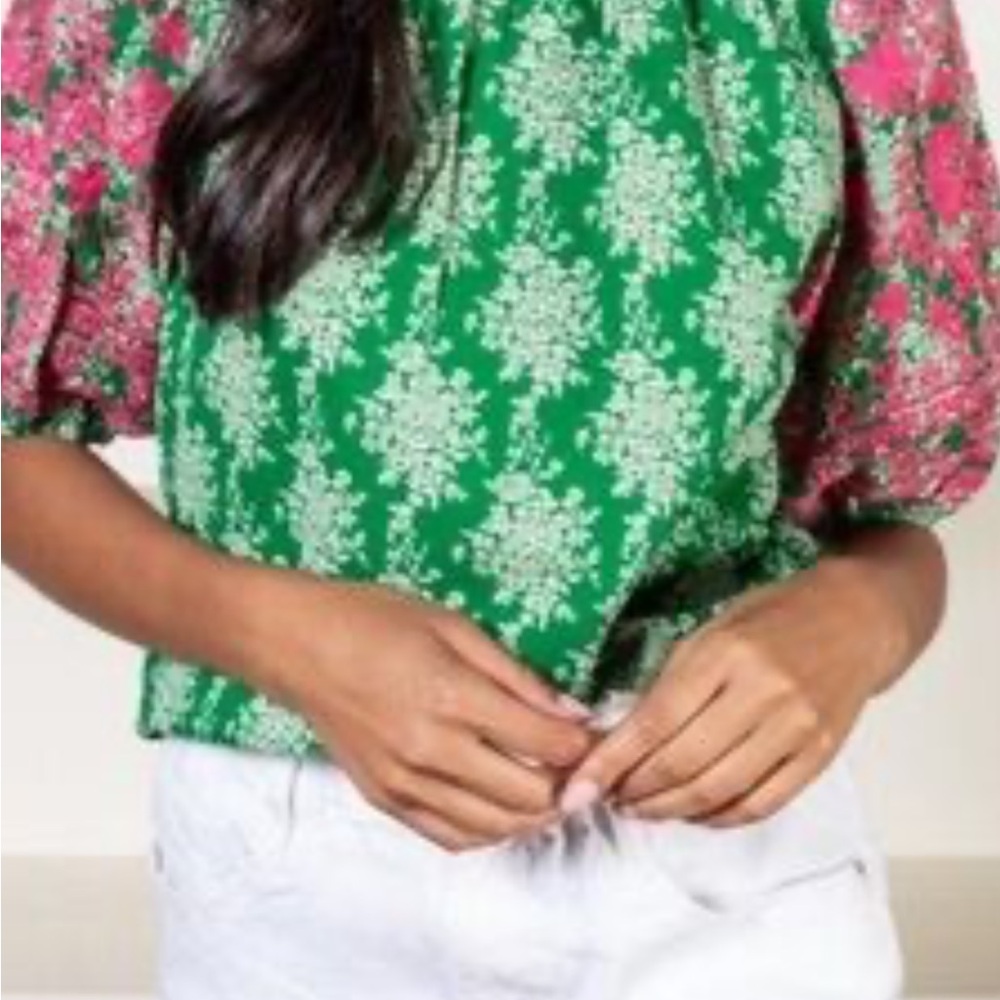 THML Women’s Anegada Embroidered Puff Short Sleeve Blouse Green Pink Size XS Top - Picture 2 of 6